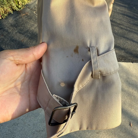 Elegant Beige Trench Coat - Picture 7 of 8